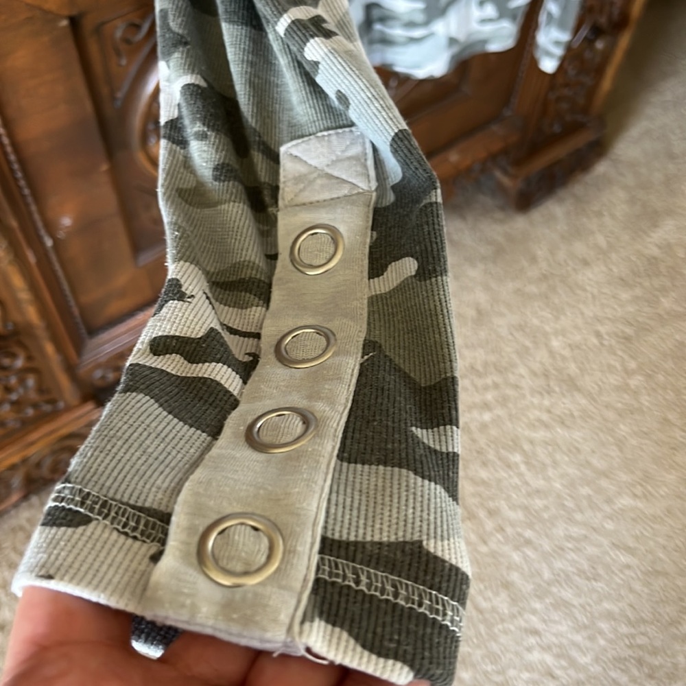 Chaser camo print crew neck long sleeve stretchy comfy oversized slouchy top M - Picture 3 of 7